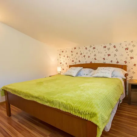 Cozy Apartment In Marcana With Private Terrace * Krnica
