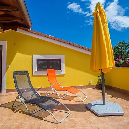 Apartamento Cozy Apartment In Marcana With Private Terrace Krnica