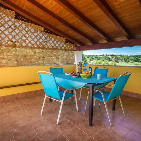 Cozy Apartment In Marcana With Private Terrace