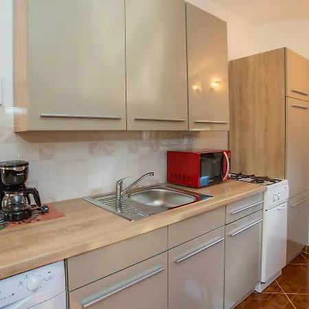 Cozy Apartment In Marcana With Private Terrace Apartamento Krnica
