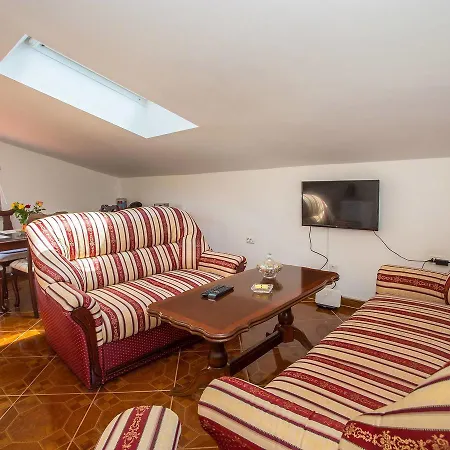 Cozy Apartment In Marcana With Private Terrace Apartamento Krnica