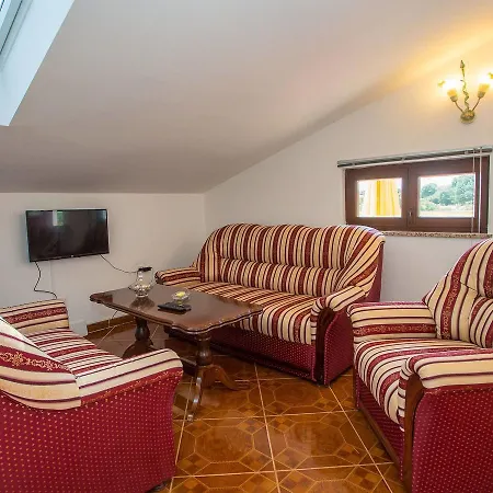 Cozy Apartment In Marcana With Private Terrace Apartamento Krnica