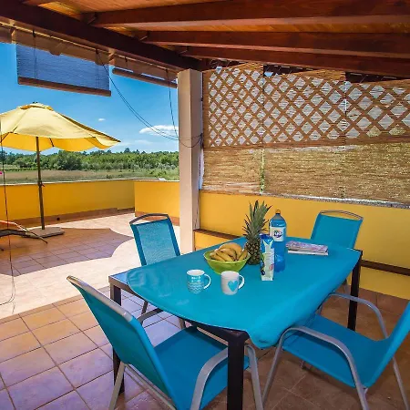 Apartamento Cozy Apartment In Marcana With Private Terrace